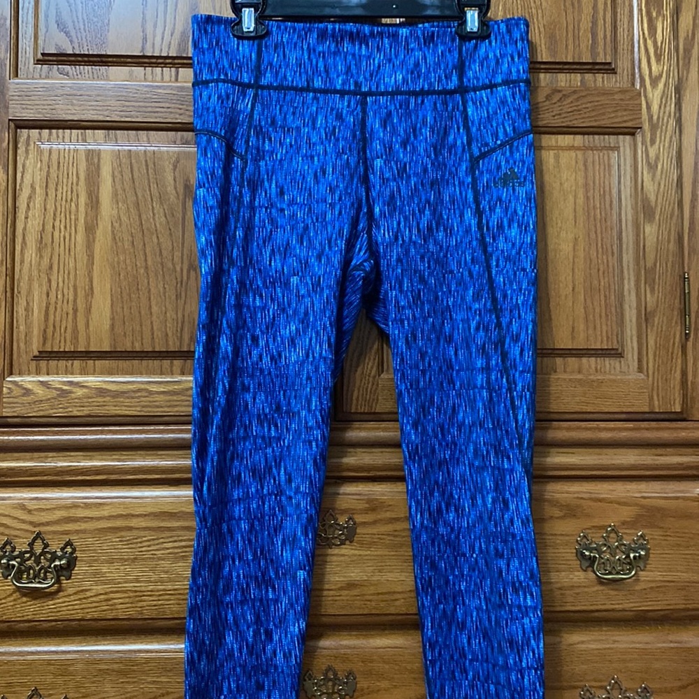Woman’s Adidas leggings size lg